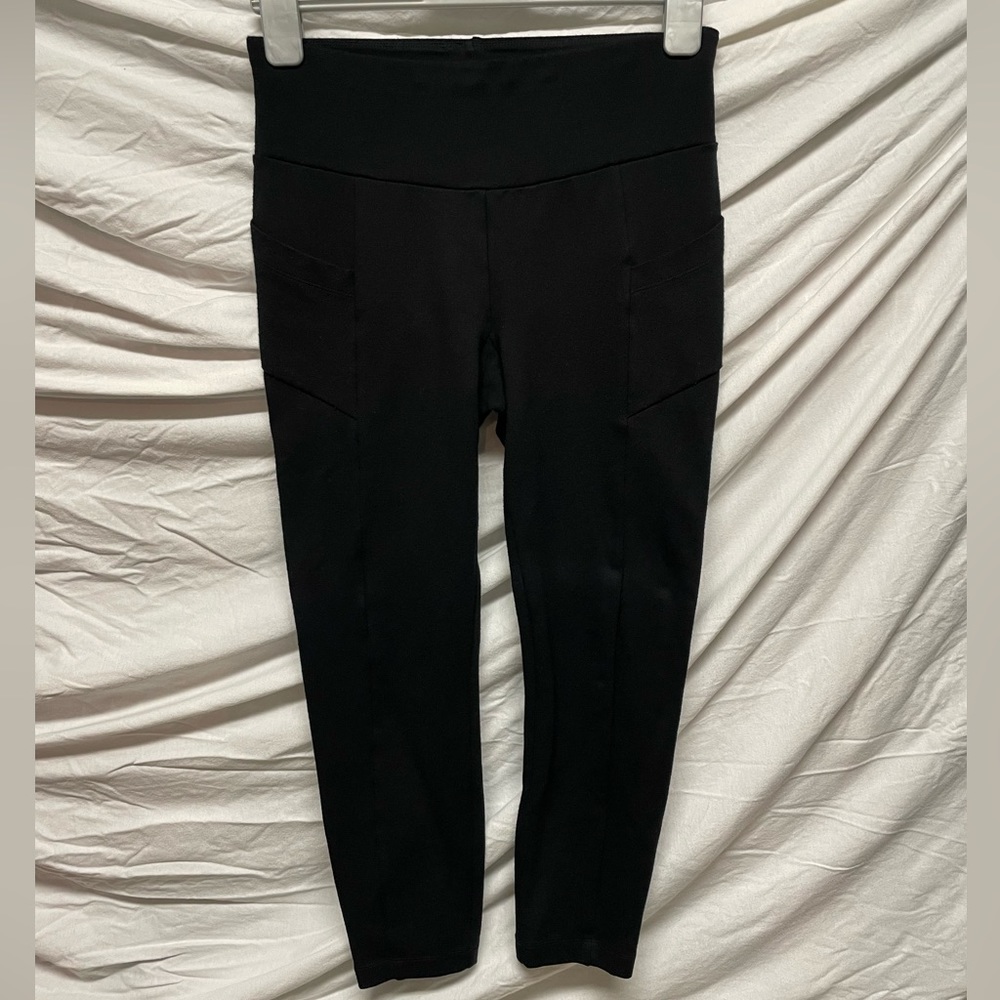 Beautiful Cabi capri leggings